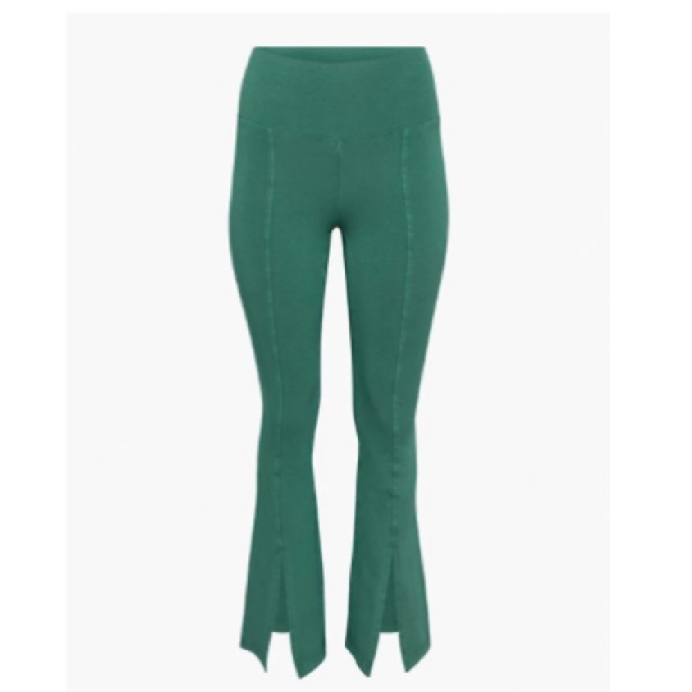 Tna Aritzia flar pant 
TNACHILL™ ATMOSPHERE SPLIT HI-RISE LEGGING